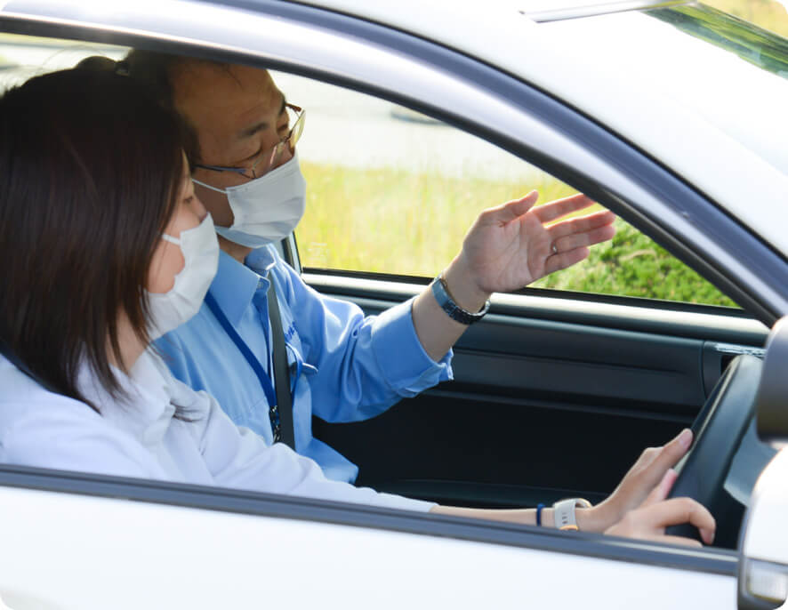 車内での教習の様子